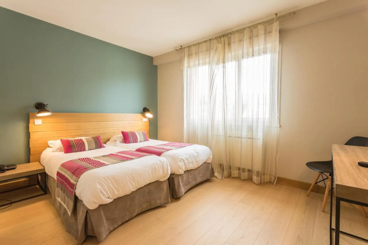 Logis Hotels - Le Belvedere - Hotel 2 Etoiles Et Restaurant Rocamadour 2*,  France