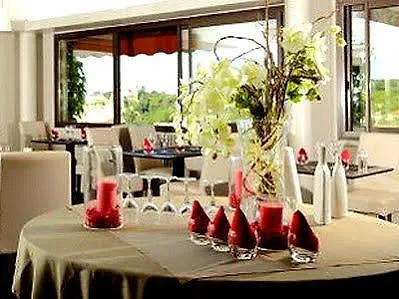 Logis Hotels - Le Belvedere - Hotel 2 Etoiles Et Restaurant Rocamadour