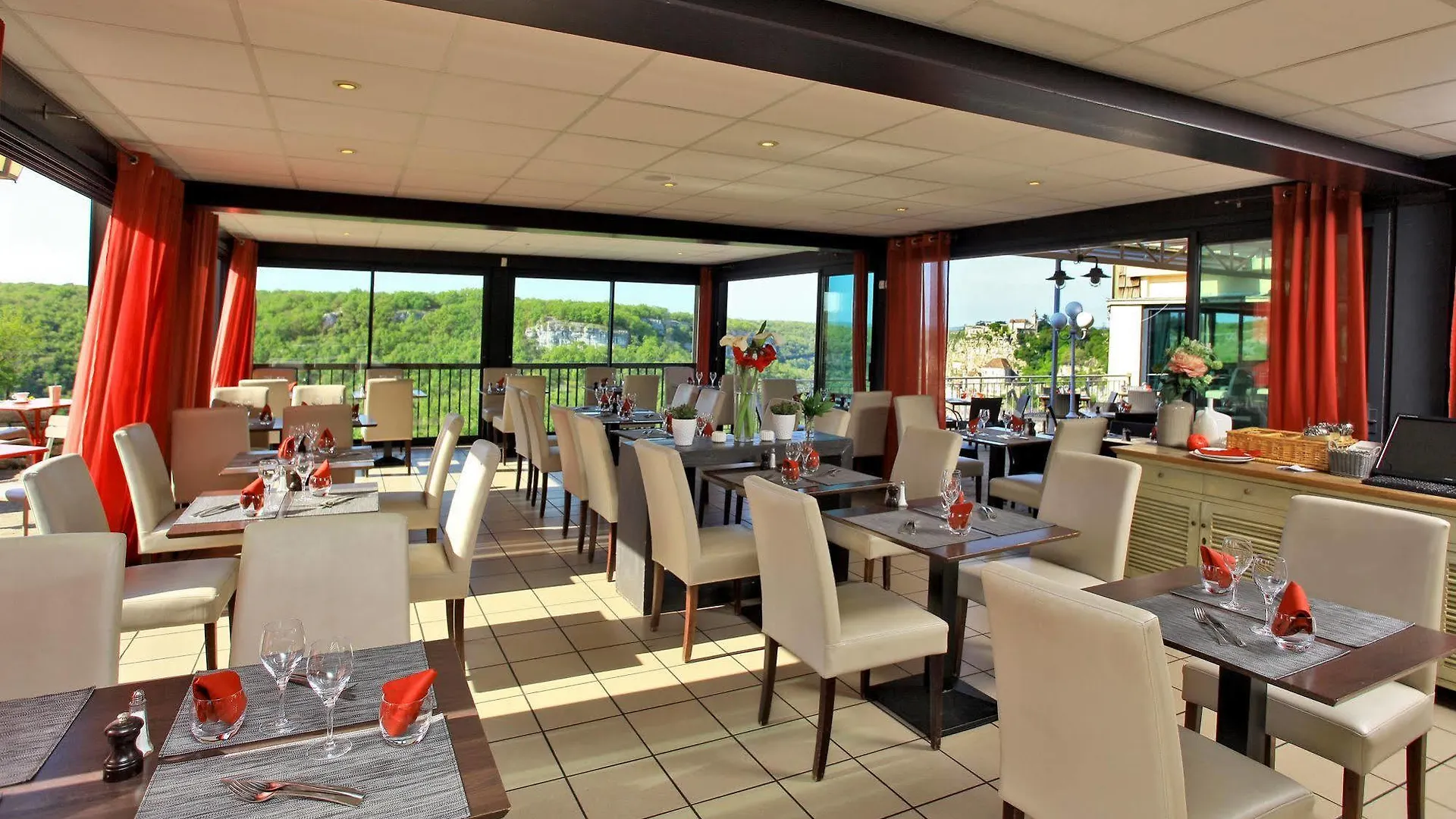 Logis Hotels - Le Belvedere - Hotel 2 Etoiles Et Restaurant Rocamadour 2*,